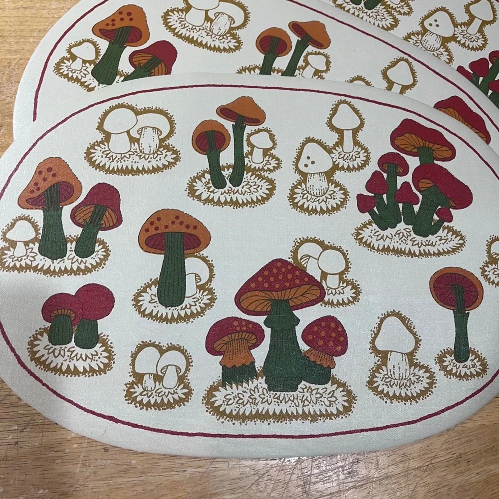 Vtg JCPenney Mushroom Placemats Set of 4 Retro 70s Oval Woodland Cream Red Green